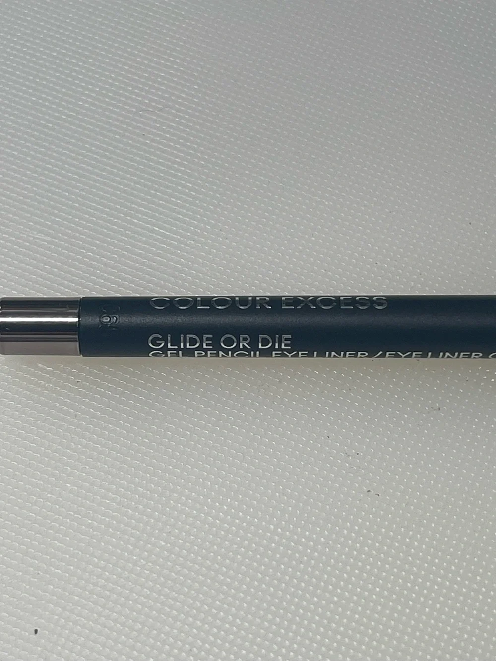 Mac Glide Or Die (Carbon Black Shade) Waterproof Gel Liner